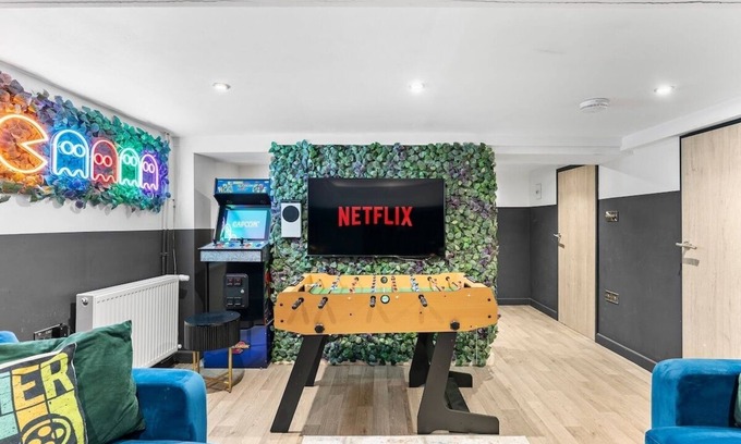 Whitby House | Beautiful 5 Bed Home in Central Whitby - Hot-tub