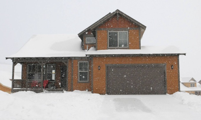 Silvercreek House | Beautiful 5 bedroom + sleeping loft ski-in/ski-out Mountain House