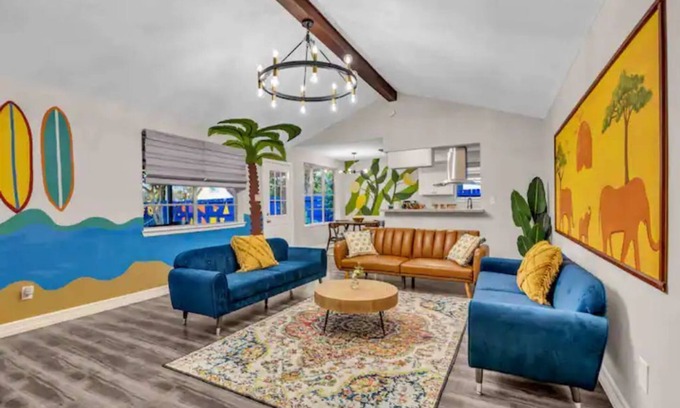 Southbelt/Ellington House | Beautiful 5BR Houston Designer Villa
