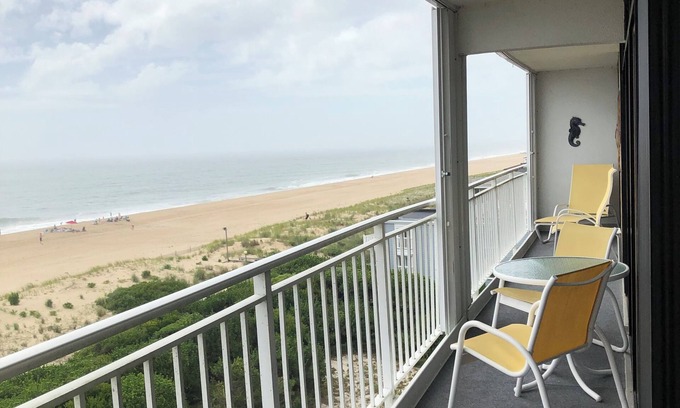 Fenwick Island Condo | Beautiful 5th Floor Direct Oceanfront Fenwick Tower Penthouse -Last Minute Rates