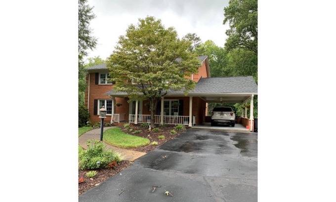 Martinsville House | Beautiful 6 bedrooms house Great for race weekend and easy access to Danville