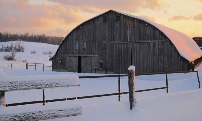 Chatham House | Beautiful 6+ Bedroom Farmhouse On 460 Acre Working Farm