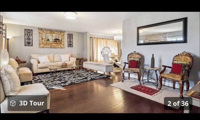 Burbank House | Beautiful 6000 sq ft Castle House with 4-bedroom in Chicago