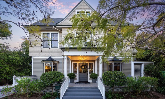 Santa Barbara House | Beautiful 8 Bd/8 Bath Victorian Home in Downtown Santa Barbara, great for group