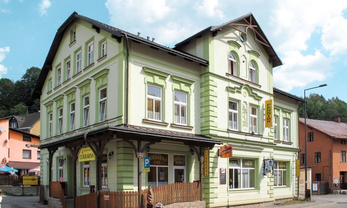 Tanvald Apartment | Beautiful apartment for 4 people with hot tub, WIFI, TV, pets allowed and parking