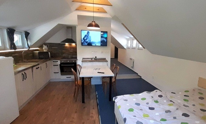 Albrechtice v Jizerskych horach Apartment | Beautiful apartment for 5 people with hot tub, WIFI, TV and parking