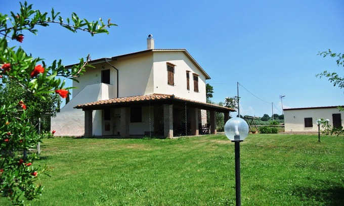 Magliano in Toscana Apartment | Beautiful apartment for 4 people with TV, pets allowed and parking