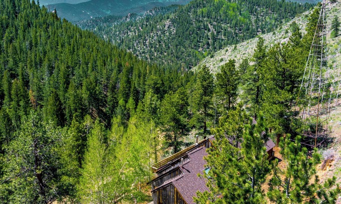 Idaho Springs House | Beautiful Adult Themed Mountain house with WiFi in Idaho Springs