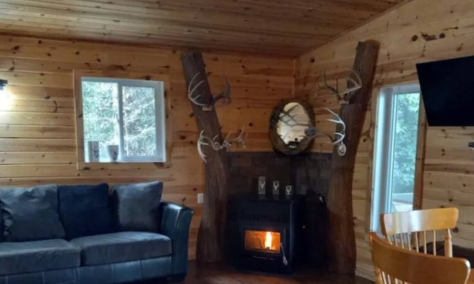 Machin Resort | Beautiful All Equiped Eagle Lake View Cottage