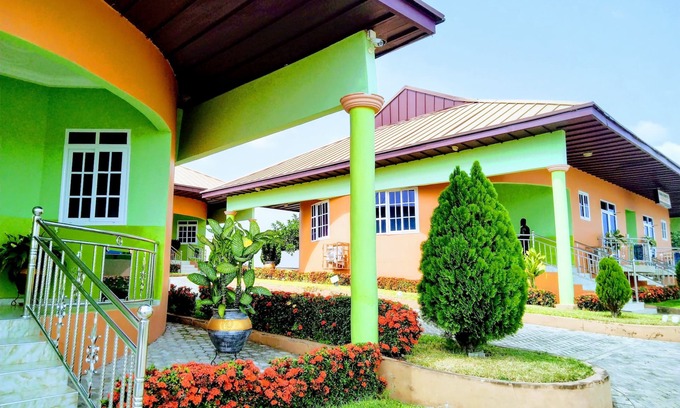 Tema Hotel | Beautiful ambiance and serene environment. Beautiful scenery and Greener. visit!