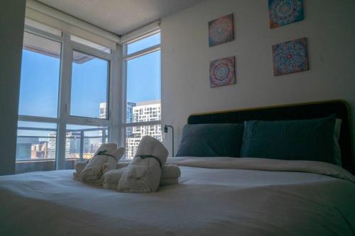 CityPlace Apartment | Beautiful and Central 3 Bedroom Condo with Parking