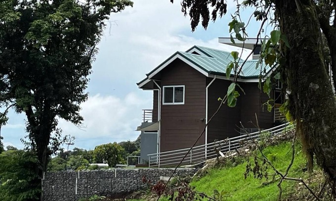 Monteverde Apartment | Beautiful and cozy apartment, 5kms - approx.10 mins - from downtown Santa Elenan