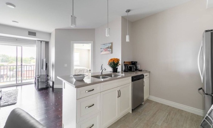 Riverside Condo | Beautiful and Elegant Executive Rental for Longer term stays. 2 BR, 2 Bath.