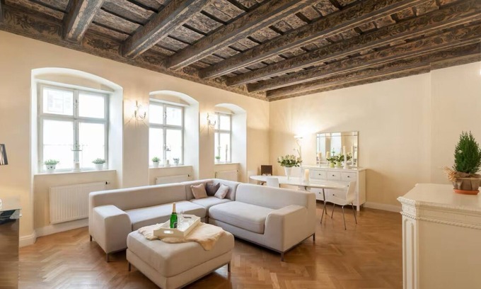Hradcany Apartment | Beautiful and historic apartment