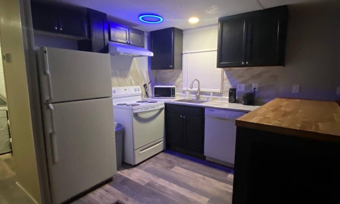 Buena Vista House | Beautiful and modern 2 bedroom home next to hiking & biking trails