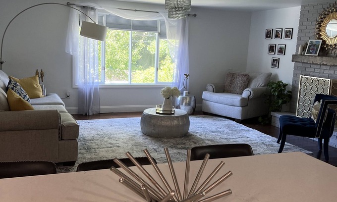 Marlborough House | Beautiful and modern 3 Bedroom 2 full BR.