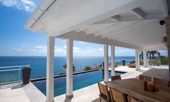 Toiny Villa | Beautiful and modern 4 bedroom home with a breathtaking view over the ocean as w