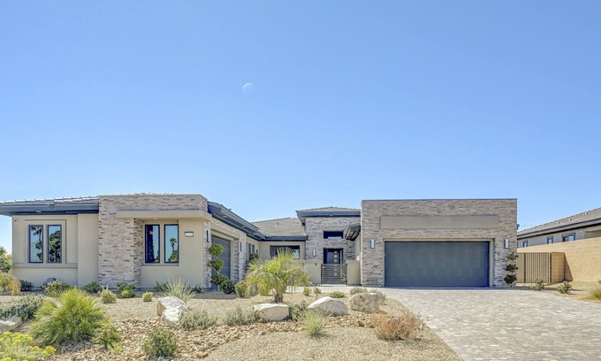 Centennial Hills House | Beautiful and Newly-Built Upscale Ranch Getaway