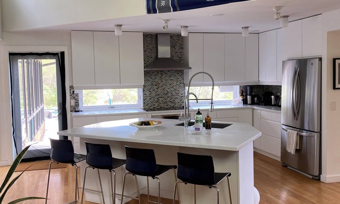 Poughquag House | Beautiful and private modernist 3 bedroom home with gunite pool on 6 acres.