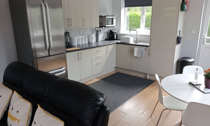 Acomb Apartment | Beautiful and Secluded ,detached Garden Apartment