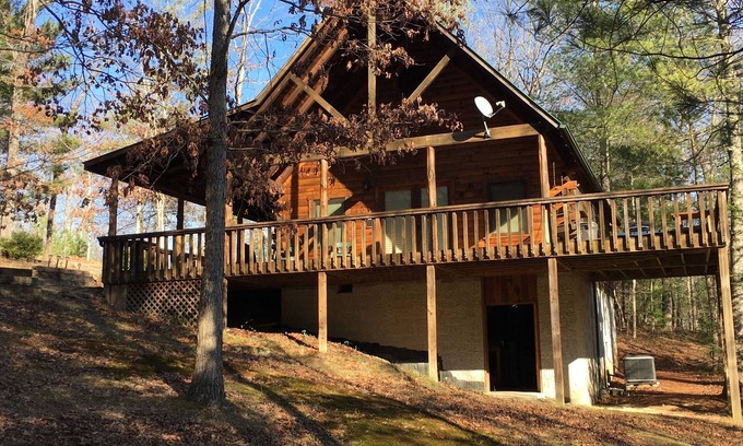 Jamestown Cabin | Beautiful and Serene getaway - trail ride or hike directly into Big South Fork!