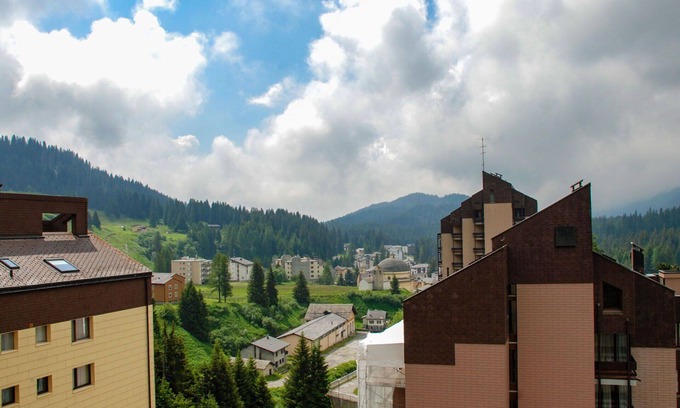 San Bernardino Apartment | Beautiful apartment with pool, WIFI, TV, balcony, pets allowed, panoramic view and parking
