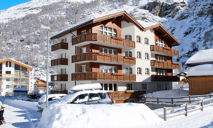 Saas Almagell Apartment | Beautiful apartment for 5 guests with WIFI, TV, balcony, pets allowed, panoramic view and parking