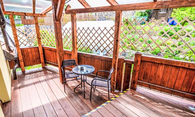 Cesky Krumlov Apartment | Beautiful apartment for 5 guests with WIFI, patio, pets allowed and parking