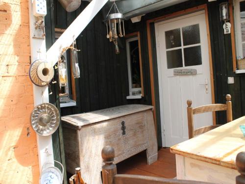 Damgarten Apartment | Beautiful Apartment in Damgarten with Garden