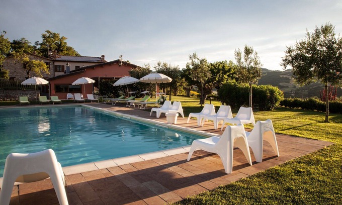 Fossombrone Other | Beautiful apartment for 4 people with pool, WIFI, TV, pets allowed and parking