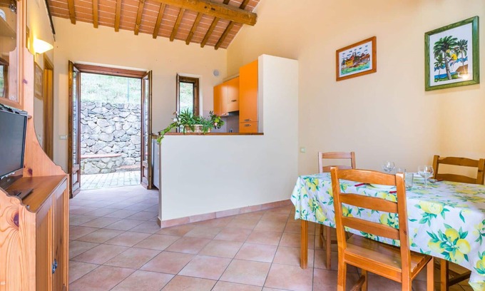 San Baronto Apartment | Beautiful apartment for 2 people with WIFI, pool, TV, terrace, pets allowed and panoramic view