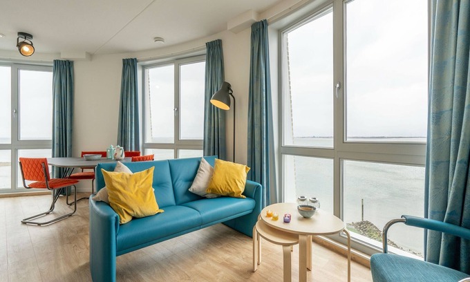 Scherpenisse Apartment | Beautiful apartment with sea view