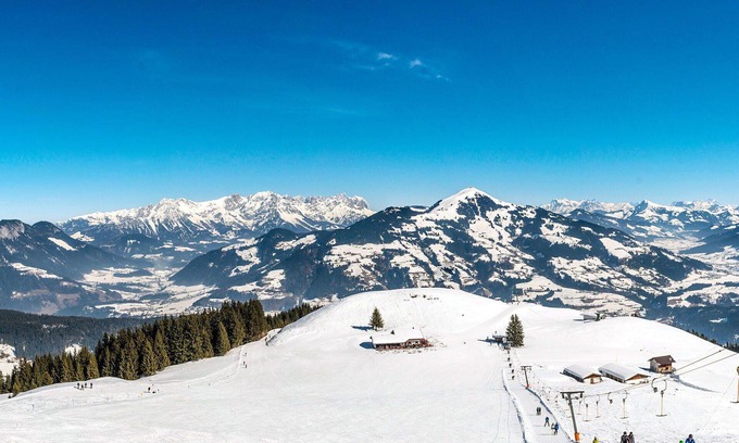 Oberau Apartment | Beautiful apartment for 4 people with WIFI, TV, balcony, panoramic view and parking