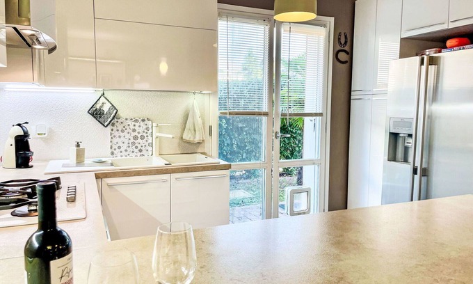 Bernareggio Apartment | Beautiful apartment for 6 people with A/C, pool, WIFI, TV, pets allowed and parking