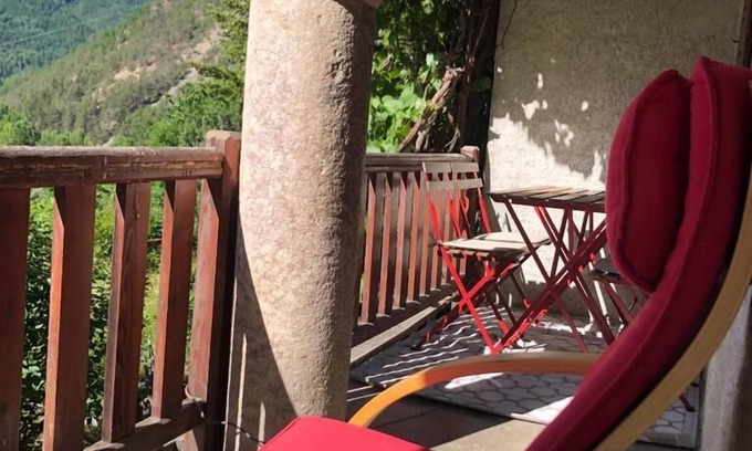 Vallouise-Pelvoux Apartment | Beautiful apartment 15 minutes from Mme Carle's meadow