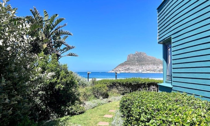 Scott Estate Apartment | Beautiful apartment across from the beach