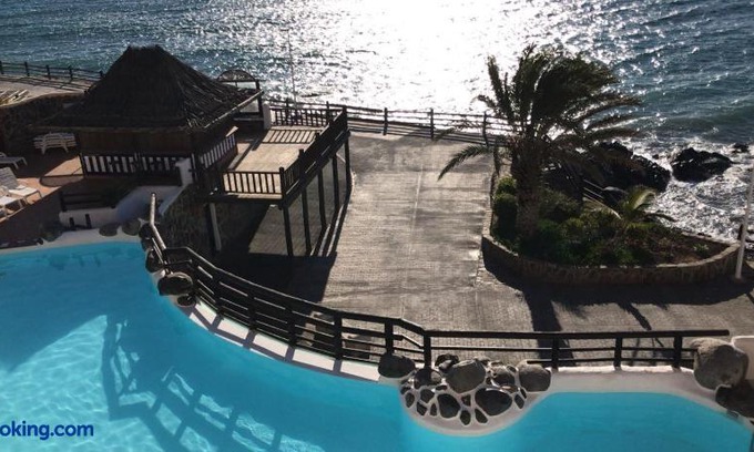 Playa del Aguila Apartment | Beautiful Apartment Altamar