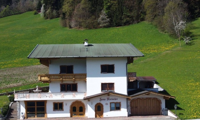 Schlitters Apartment | Beautiful apartment for 5 people with WIFI, TV, balcony and parking