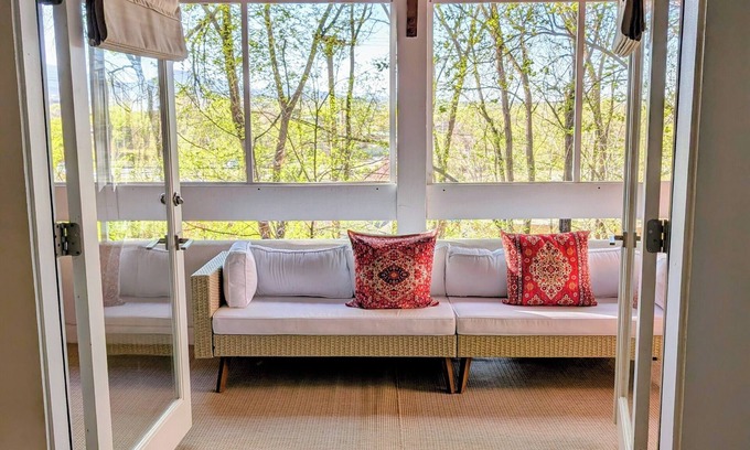Santa Fe Condo | Beautiful Apartment Central To Santa Fe. 5 Minutes From City Center.