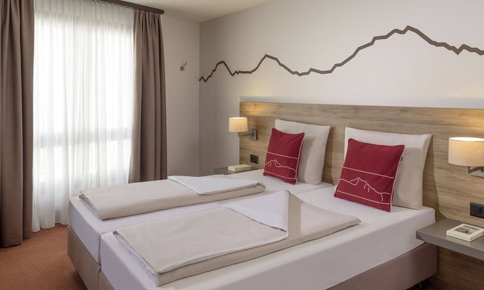 Beatenberg Apartment | Beautiful apartment for 2 people with pool, WIFI, TV, terrace, pets allowed and parking
