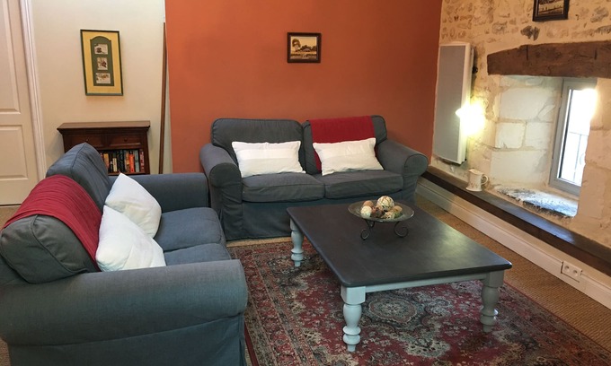 Saintes Apartment | Beautiful apartment close to the riverfront