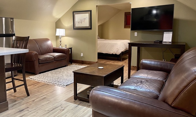 Bozeman Apartment | Beautiful Apartment Close To Downtown With Mountain View!