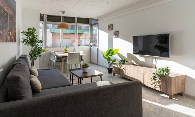 La Maternitat i Sant Ramon Apartment | Beautiful apartment in Camp Nou