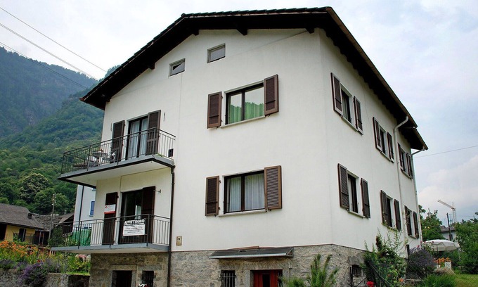 Chironico Apartment | Beautiful apartment for 4 people with WIFI, TV, balcony and panoramic view