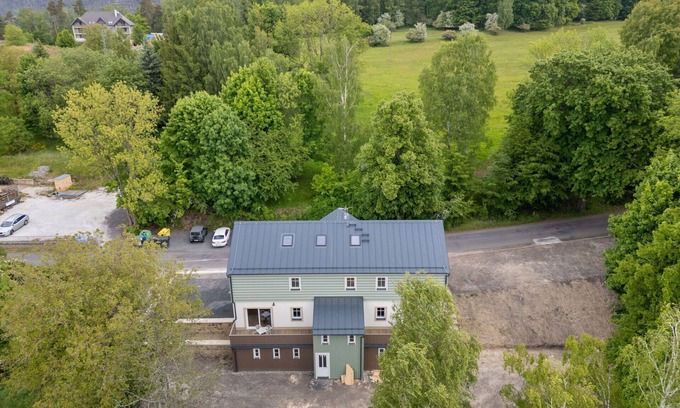 Hrensko Apartment | Beautiful apartment for 6 people with WIFI, TV, patio, pets allowed and parking
