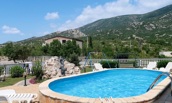 Cesarica Apartment | Beautiful apartment for 8 guests with A/C, pool, WIFI, TV and terrace