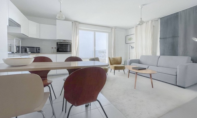 Saint-Bruno - Saint-Victor Apartment | Beautiful apartment for 4 people with parking, near Cité du Vin