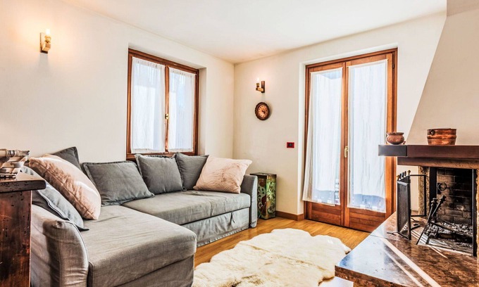 Sant'Antonio di Mavignola Apartment | Beautiful apartment for 6 guests with TV and balcony