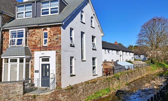 Stratton Apartment | Beautiful apartment for 4 guests with WIFI and pets allowed