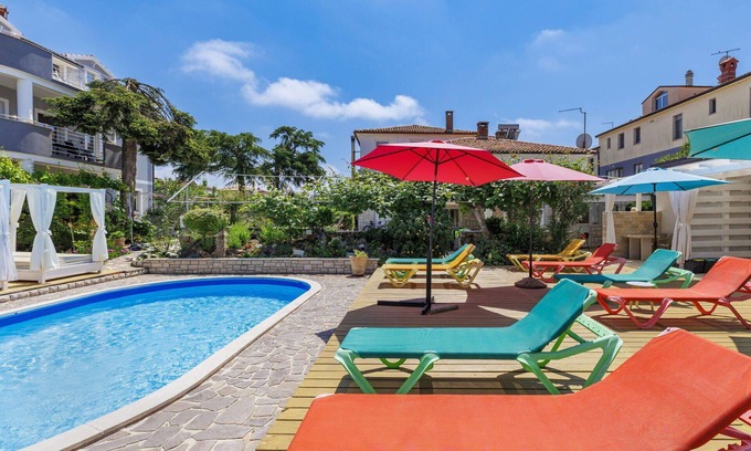 Murine Apartment | Beautiful apartment for 5 people with WIFI, A/C, pool, TV, terrace and parking